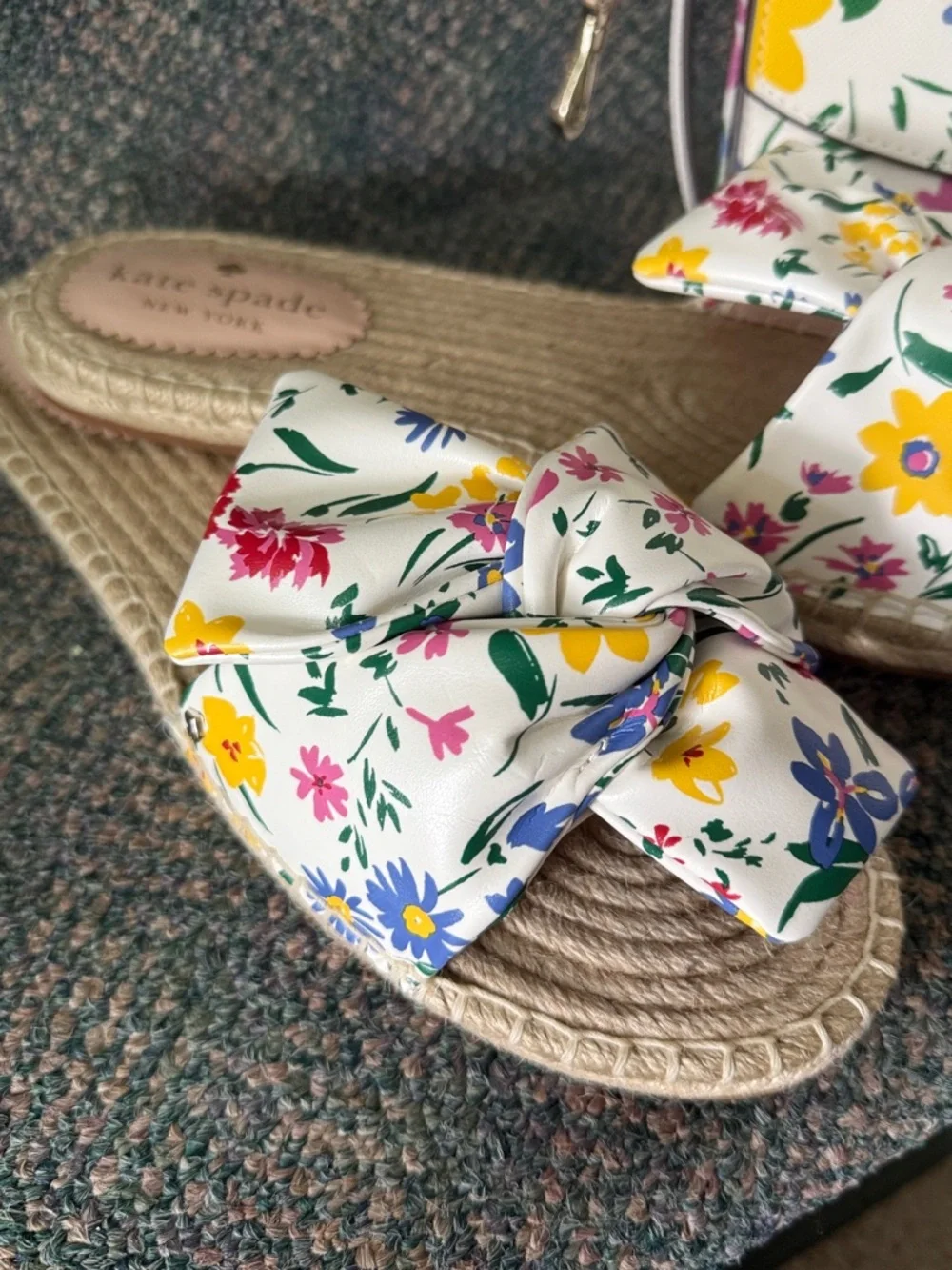 Kate Spade White Floral Crossbody & Matching Slide Sandals 8.5 Mother’s‎ Day
